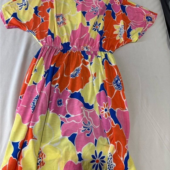 S Floral Multicolor Dress with shorts! 🐣 - Picture 3 of 8